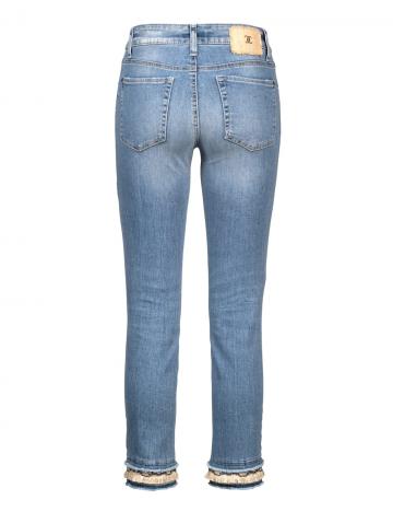 Короткие джинсы