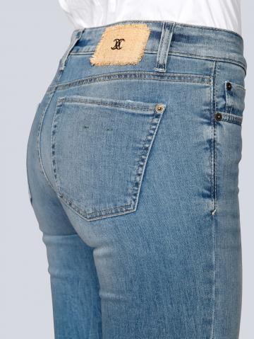 Короткие джинсы