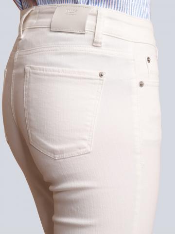 Короткие джинсы