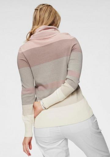 Вязаный пуловер