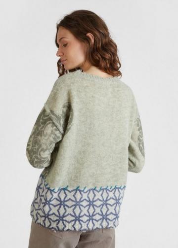 Вязаный пуловер