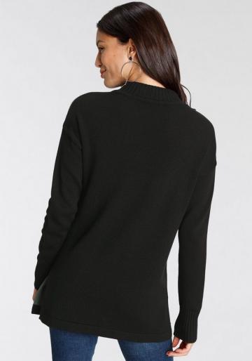 Вязаный пуловер