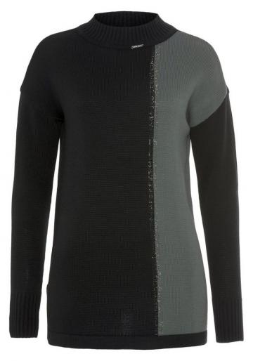 Вязаный пуловер