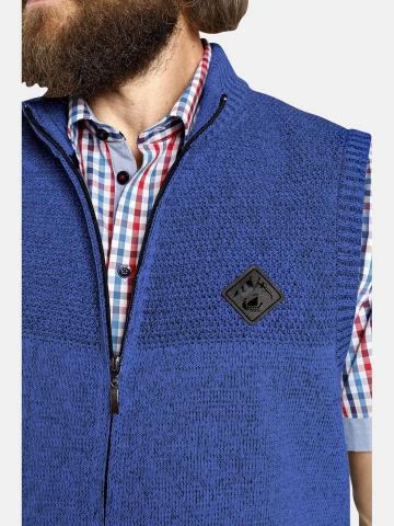 Вязаный жилет