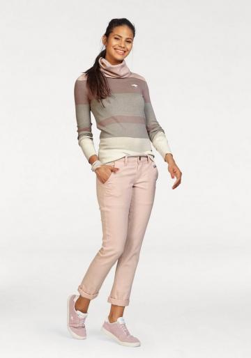 Вязаный пуловер