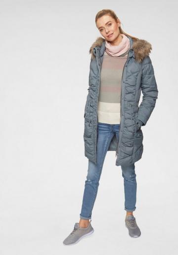 Вязаный пуловер