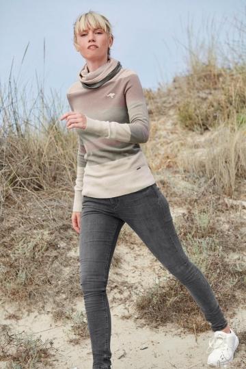 Вязаный пуловер