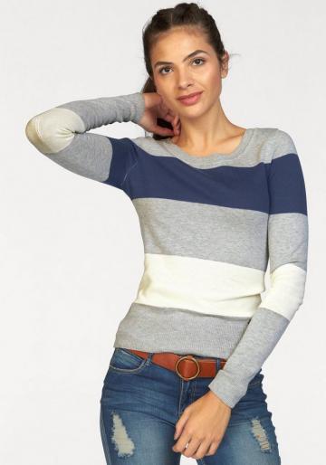 Вязаный пуловер