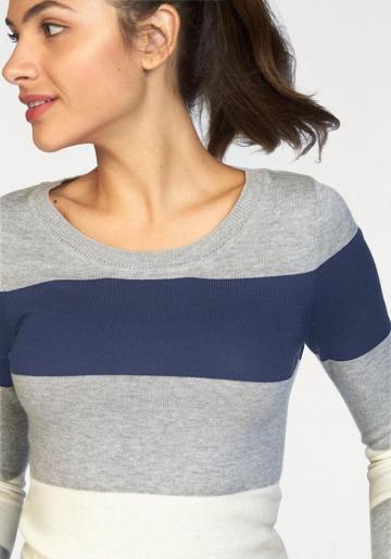 Вязаный пуловер