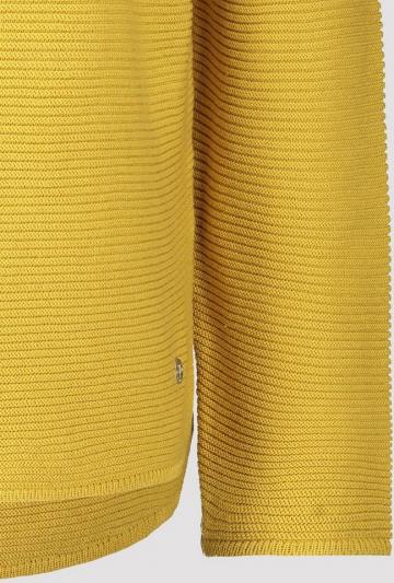 Вязаный пуловер 