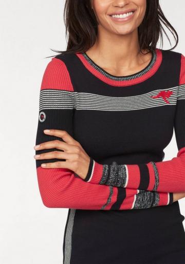 Вязаное платье