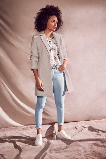 Короткое пальто