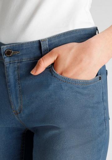 Клешеные джинсы