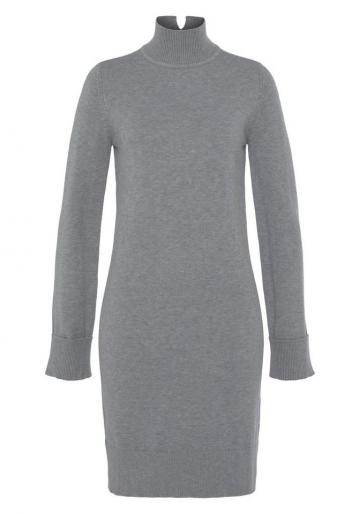 Вязаное платье