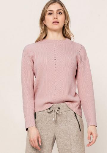 Вязаный пуловер