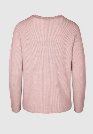 Вязаный пуловер