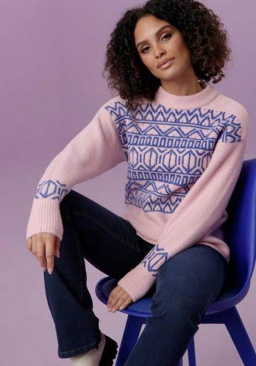 Вязаный пуловер