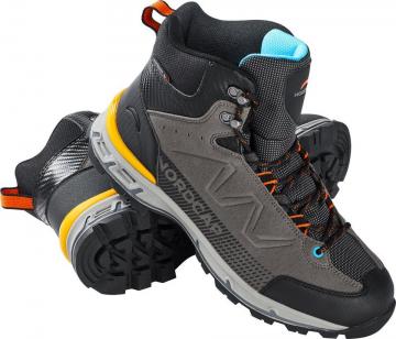 Кроссовки на шнурках