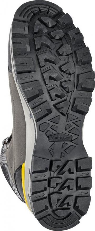 Кроссовки на шнурках