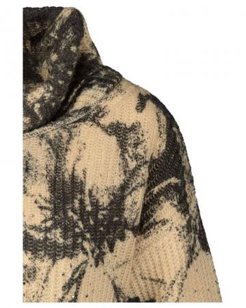 Вязаный пуловер