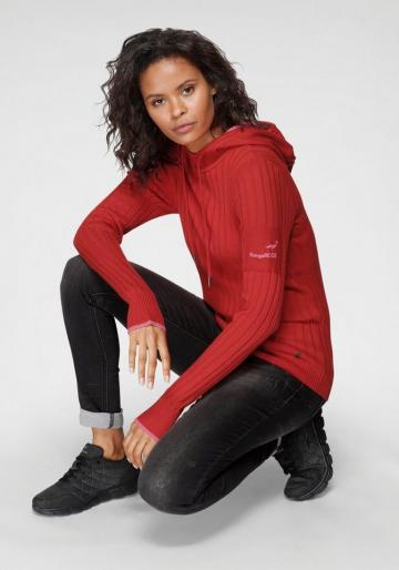 Вязаный пуловер