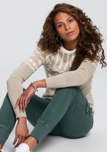 Вязаный пуловер