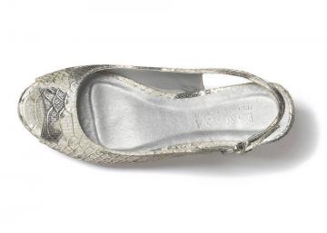 Босоножки на высоком каблуке