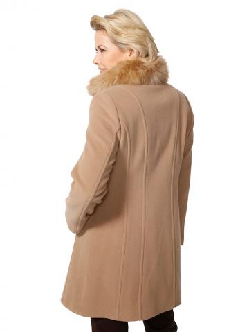 Короткое пальто