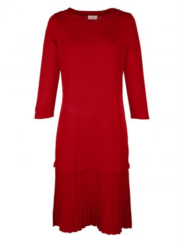 Вязаное платье