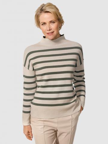 Вязаный пуловер