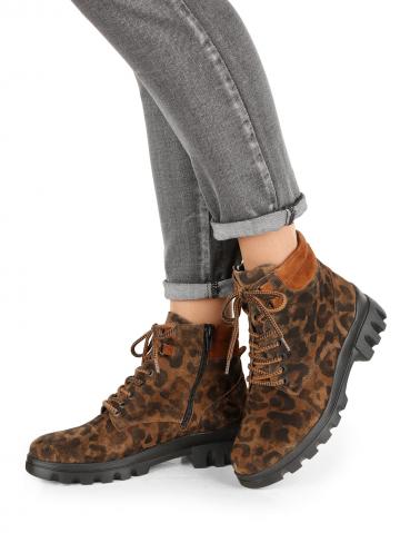 Сапожки на шнуровке