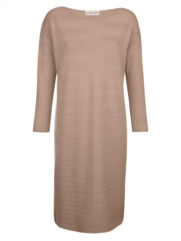 Вязаное платье