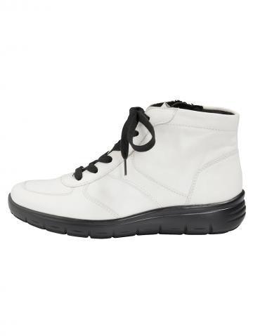 Сапожки на шнуровке