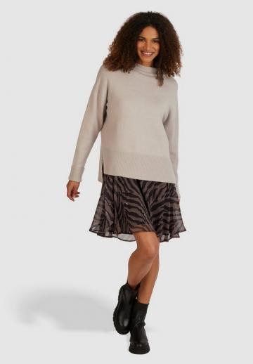 Вязаный пуловер