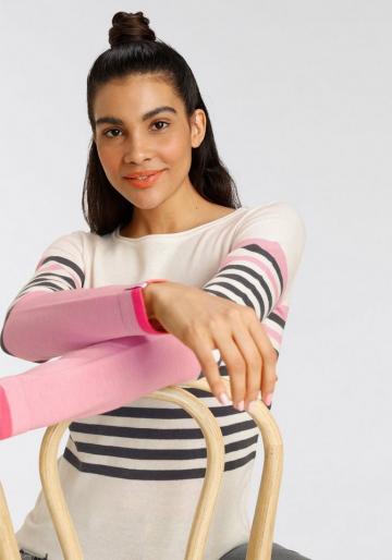 Вязаный пуловер