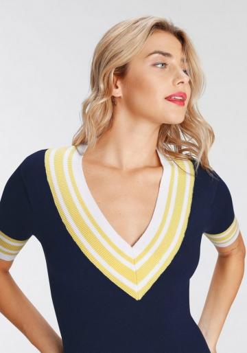 Вязаное платье