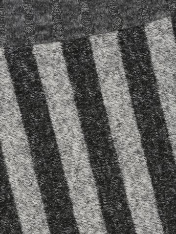 Вязаный пуловер