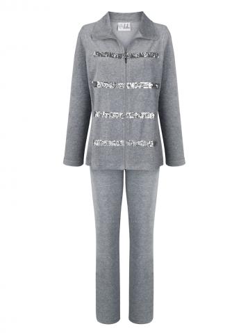 Спортивный костюм