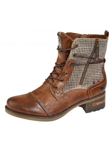 Сапожки на шнуровке