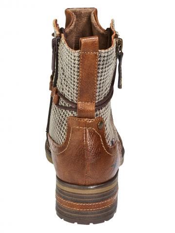 Сапожки на шнуровке