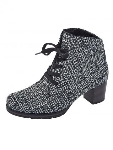 Сапожки на шнуровке