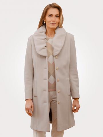 Короткое пальто