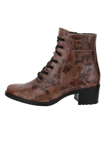 Сапожки на шнуровке