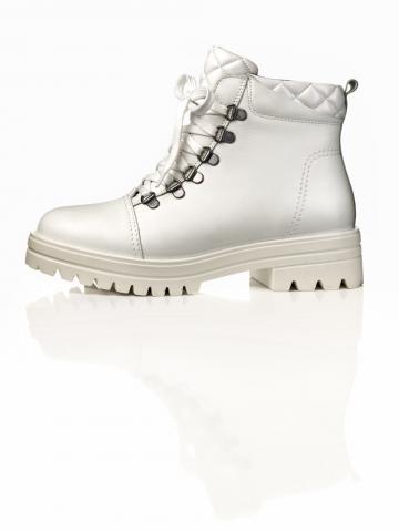 Сапожки на шнуровке