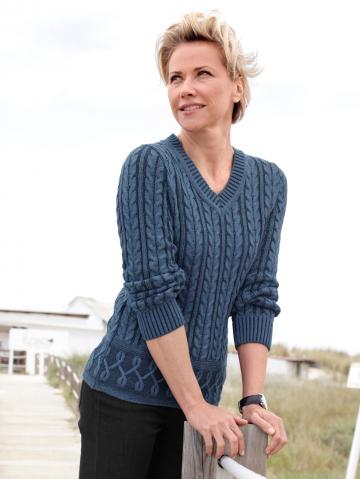 Вязаный пуловер