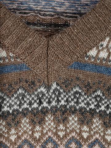 Вязаный пуловер