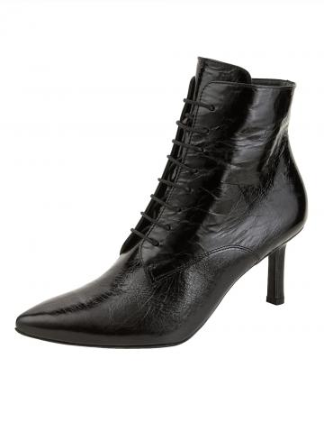 Сапожки на шнуровке