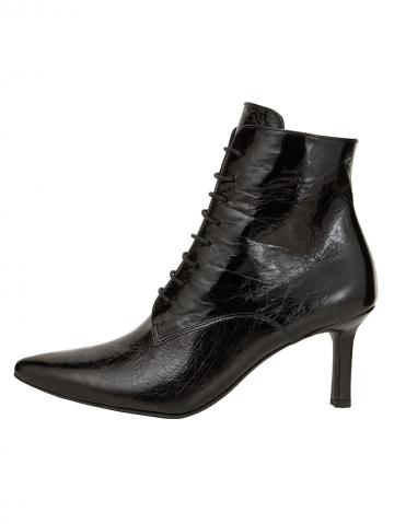 Сапожки на шнуровке