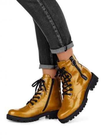 Сапожки на шнуровке