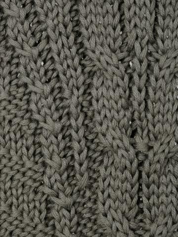 Вязаный пуловер